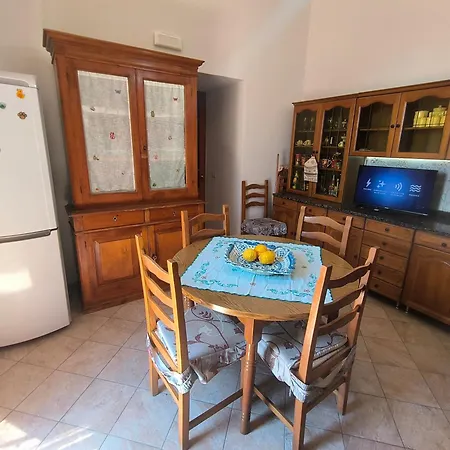 Casa Gelso Rosso Leni